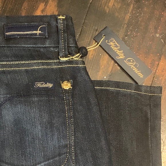 Fidelity Denim 25W/34L - Picture 7 of 9